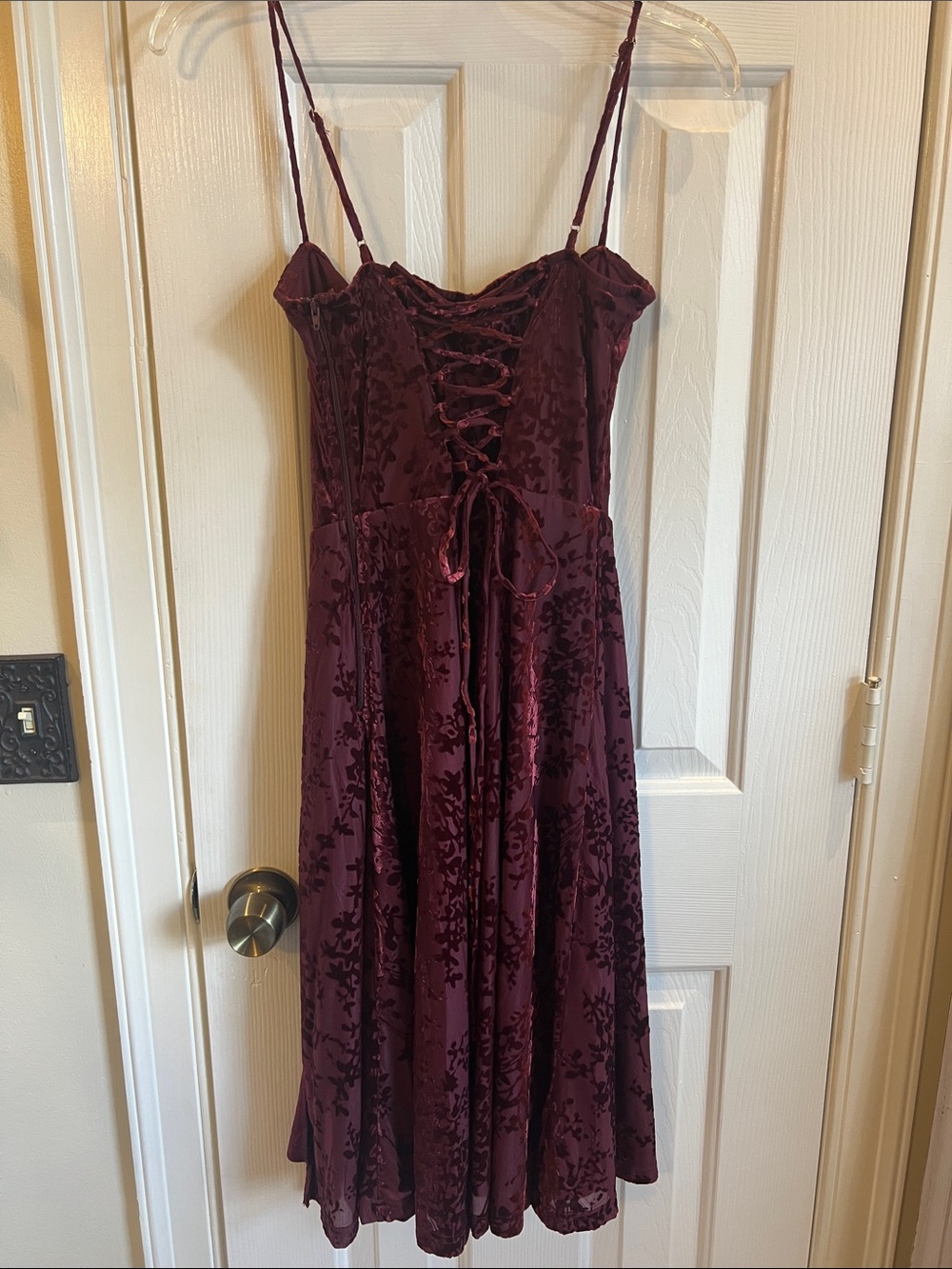 Windsor Wine Velvet Burnout Dress with Lace-Up Bust - Picture 4 of 5